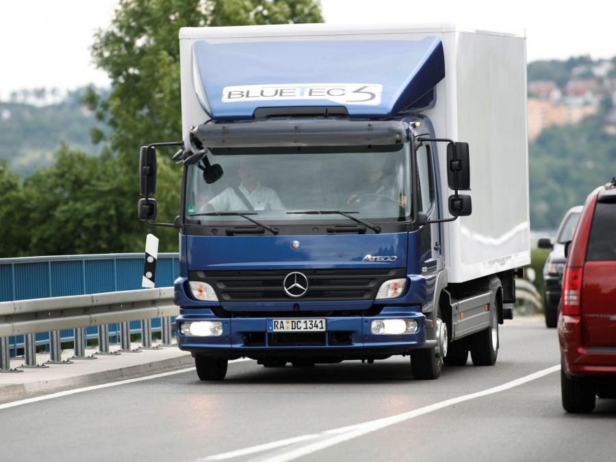  Mercedes-Benz Atego 818 2005 года  (фото 11 из 17)